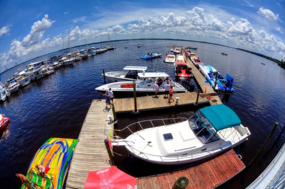 CRYSTAL COVE RIVERFRONT RESORT IN PALATKA