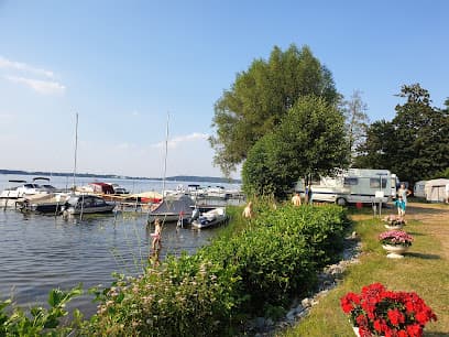 Jachthafen and Campingclub Flottstelle