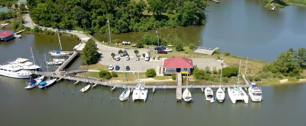 Urbanna Town Marina