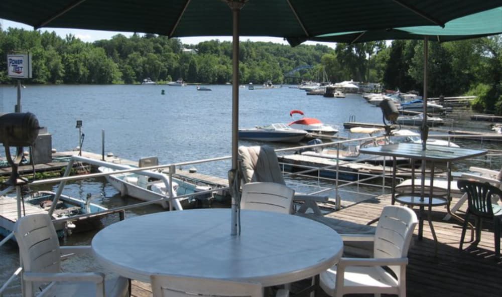 Lou's Boat Basin, Kingston