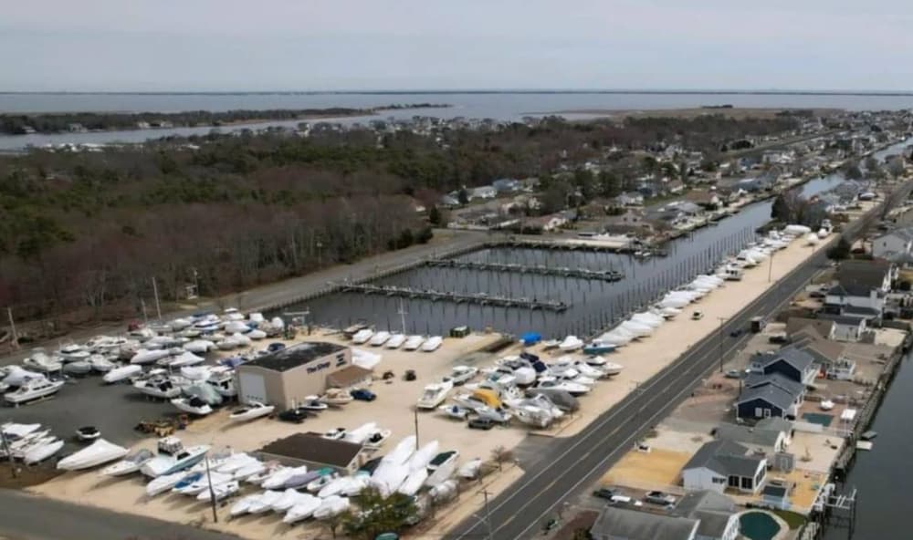 Laurel Harbor Marina and Yacht Club