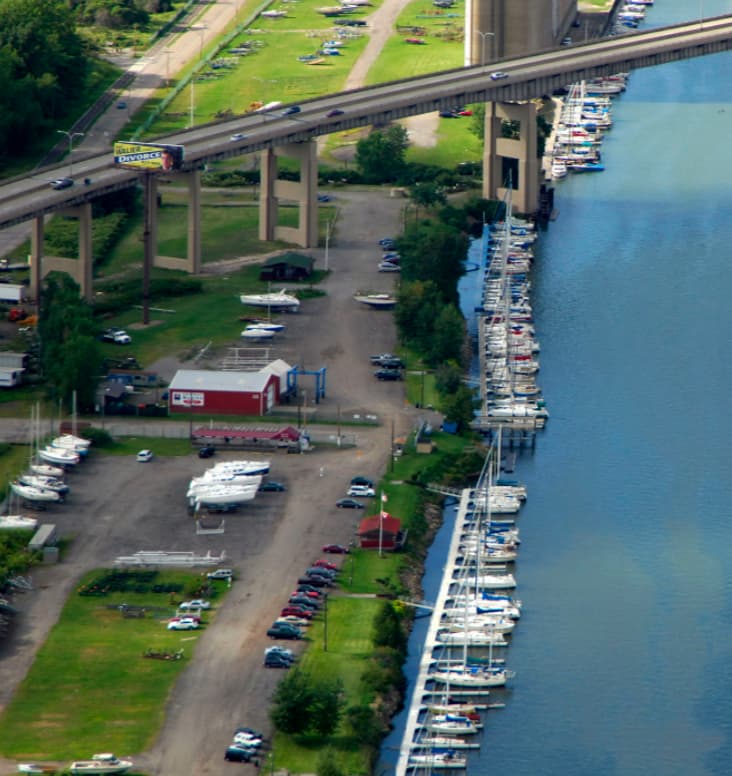 RCR Yachts skyway marina