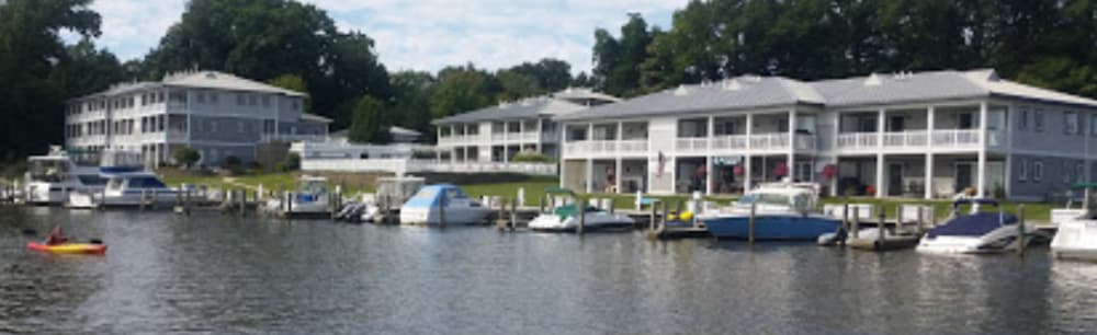 River Noire Yacht Club