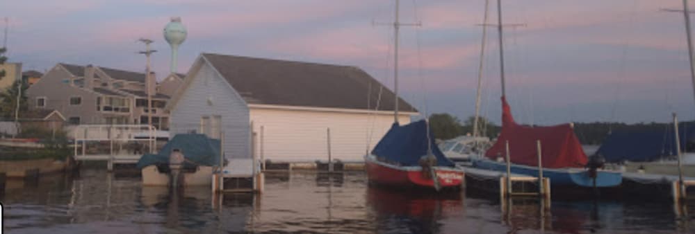 Pentwater Yacht Club