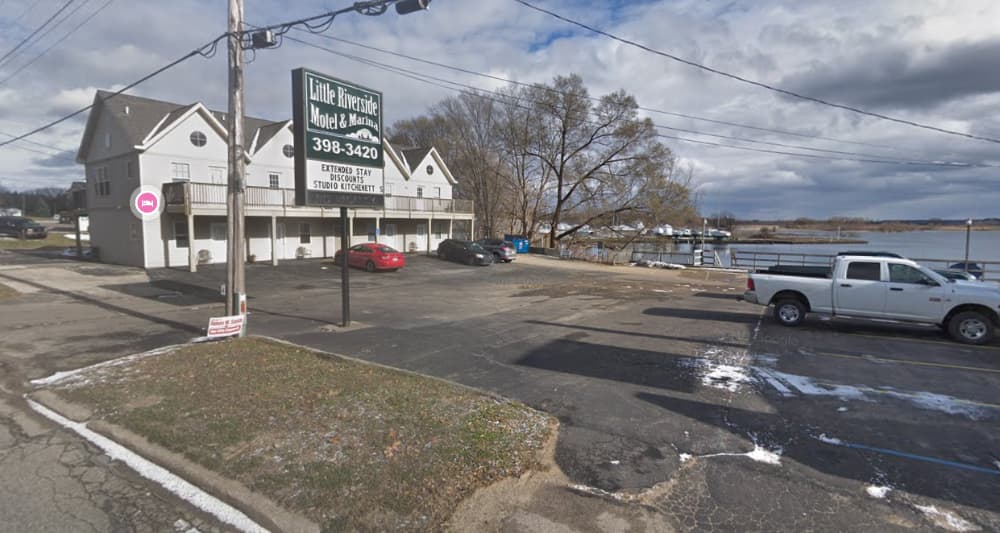 Little Riverside Motel & Marina
