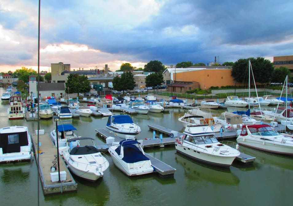 Menasha Marina & Gift Shop