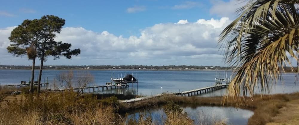 Island Harbor Marina Inc