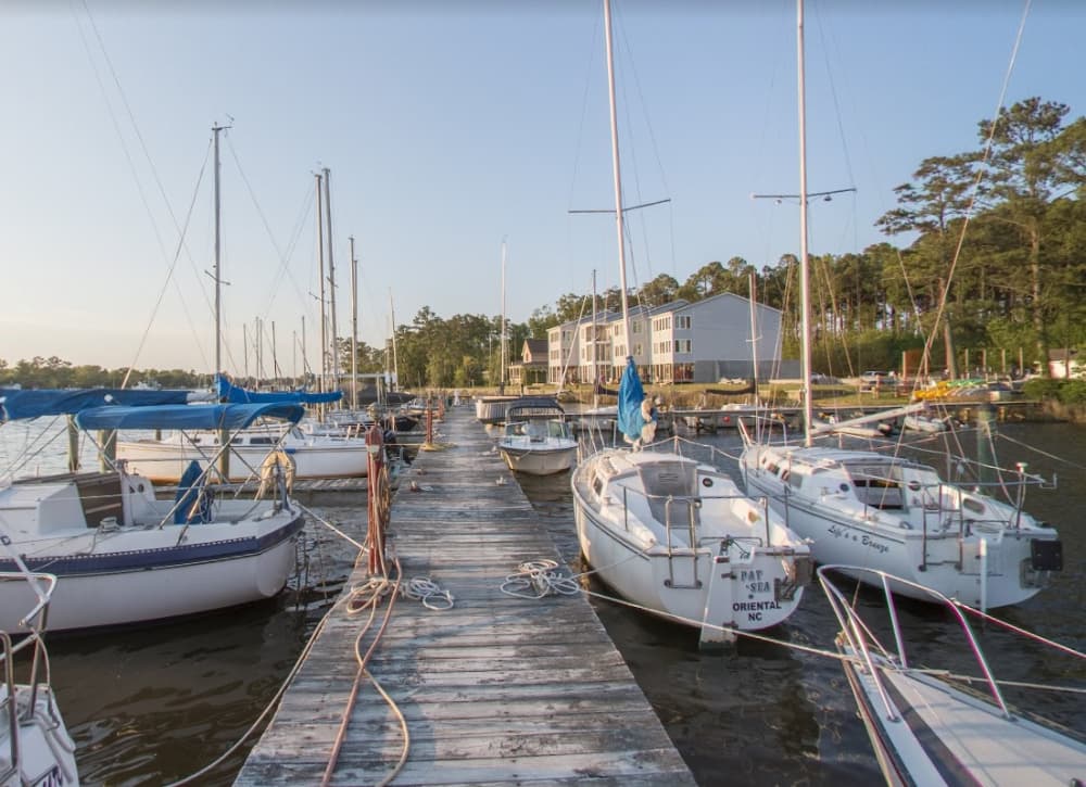 Ray's Creekside Marina