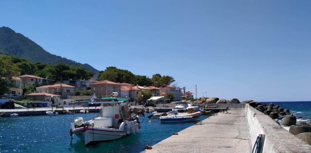 Agios Konstantinos port