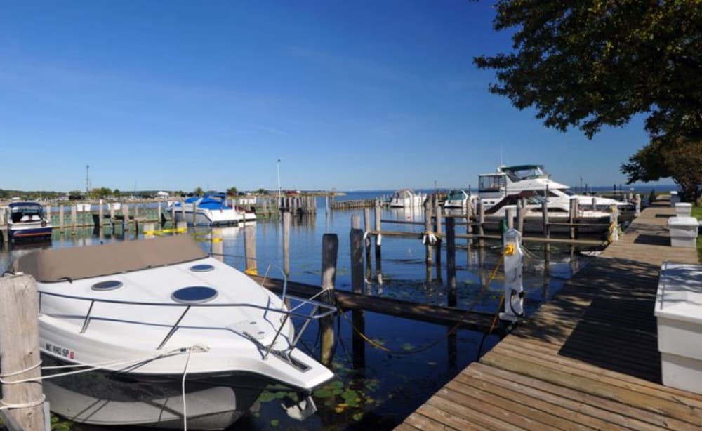 Harbor Club South Apartments