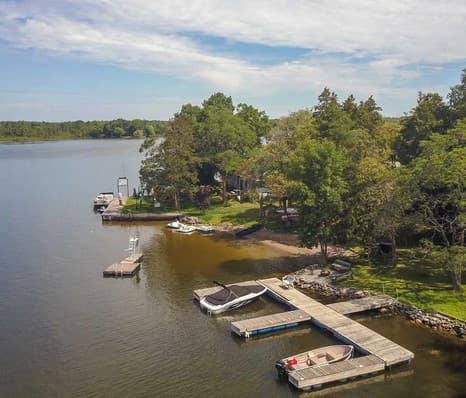 Paradise Escape Cottages & Marina