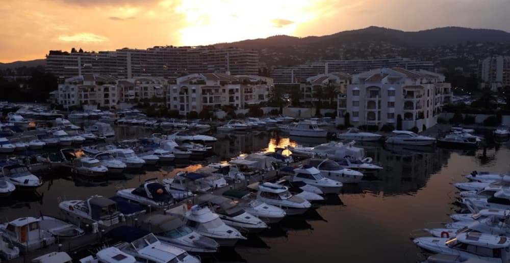  Le Port Privé de CANNES MARINA