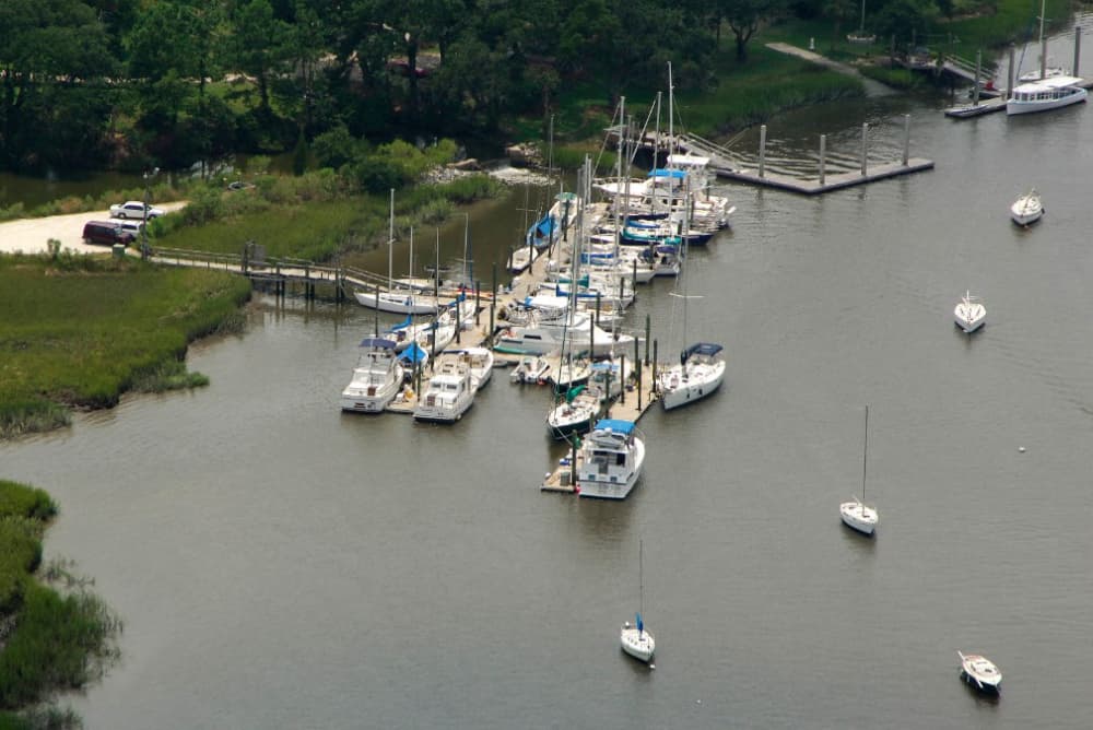 Hobcaw Creek Docks Marina