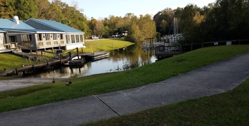 Hidden Cove Marina Bar & Grill