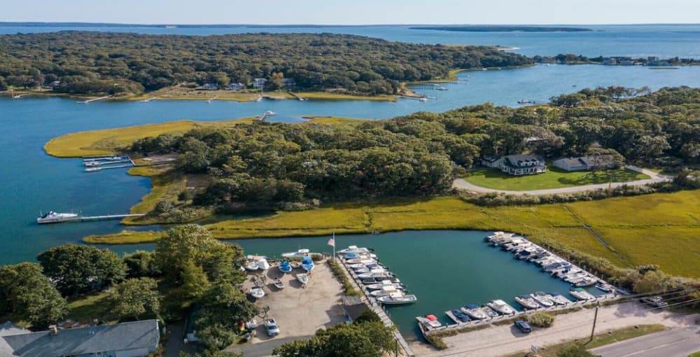 Strong's at Broadwaters Cove Marina