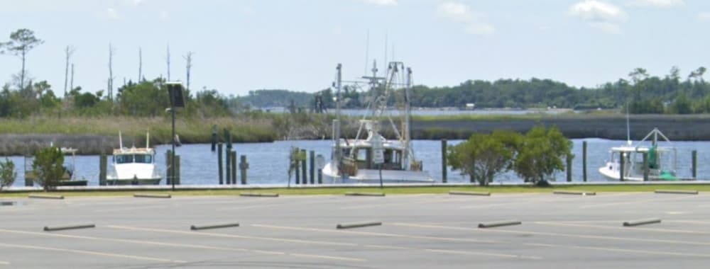  Manns Harbor Marina