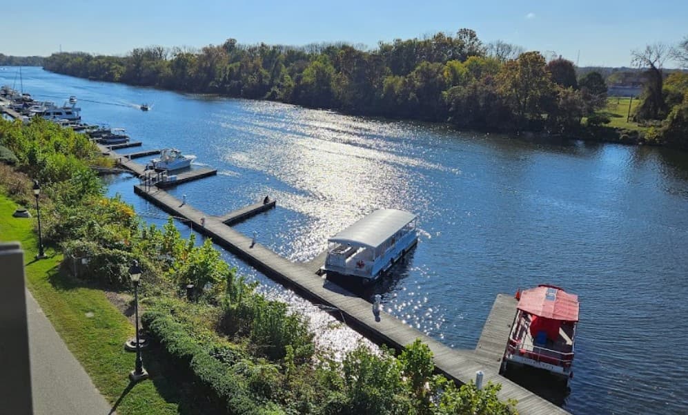 Rocketts Landing Marina