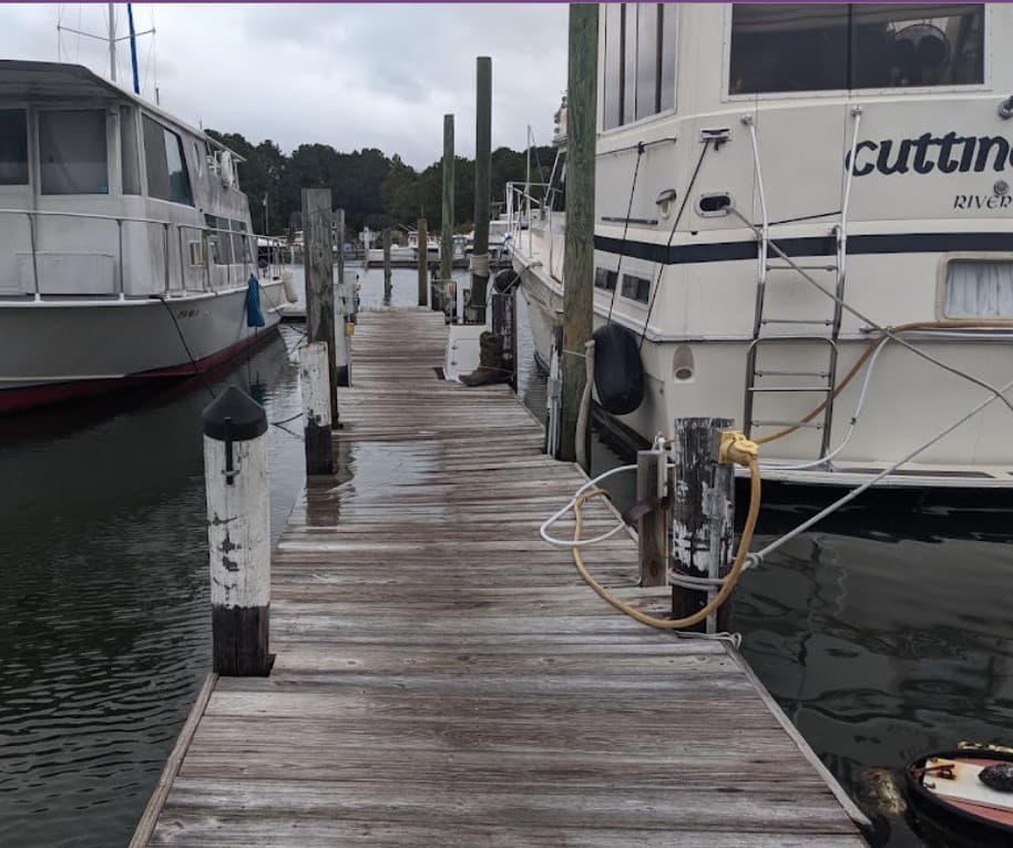 Perrindise Marina & Club