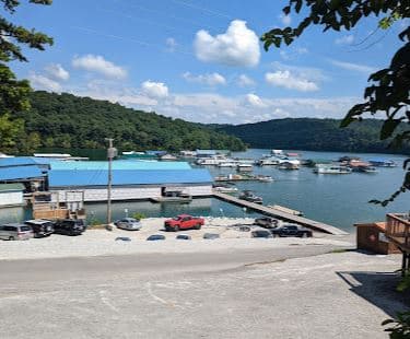 Flat Hollow Marina & Resort