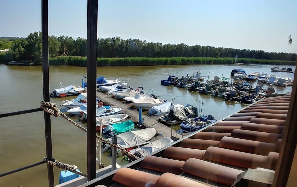 Nautica Brancaleoni - porto di Volano-