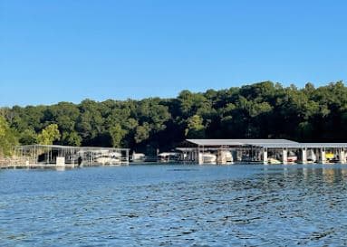 Sixshooter Marina & Cabins